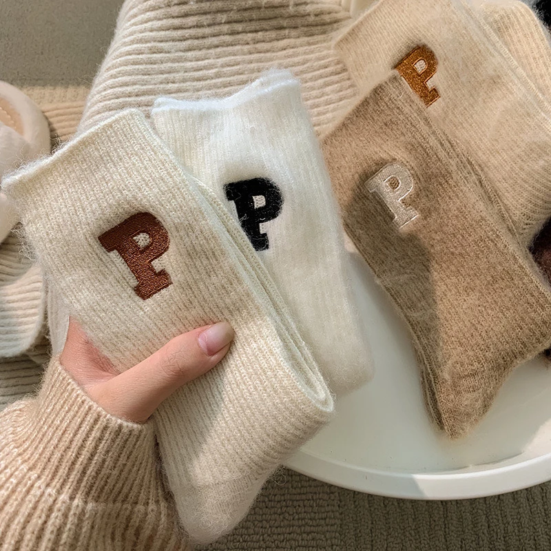 羊毛袜子女堆堆袜日系秋冬保暖加绒加厚羊绒中筒袜外穿字母P长袜