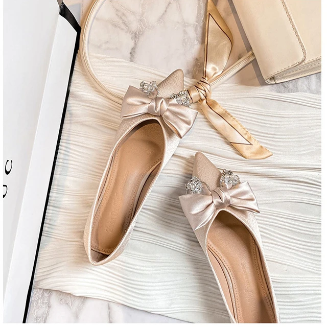 百搭平底女单鞋晚晚风款水钻浅口尖头蝴蝶结单鞋大码女鞋软底
