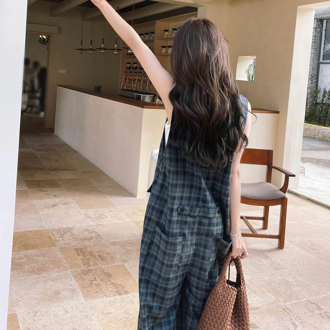 绿色复古格子背带裤女夏2025夏季网红可盐可甜宽松气质阔腿连体裤