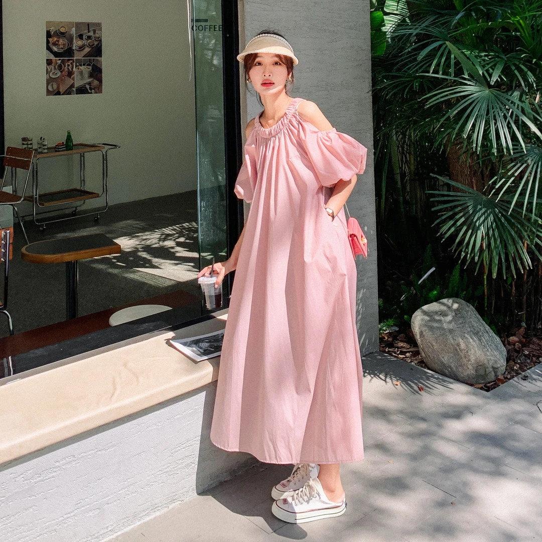 粉色超好看露肩挂脖连衣裙女2025夏季新款洋气减龄度假法式仙女裙