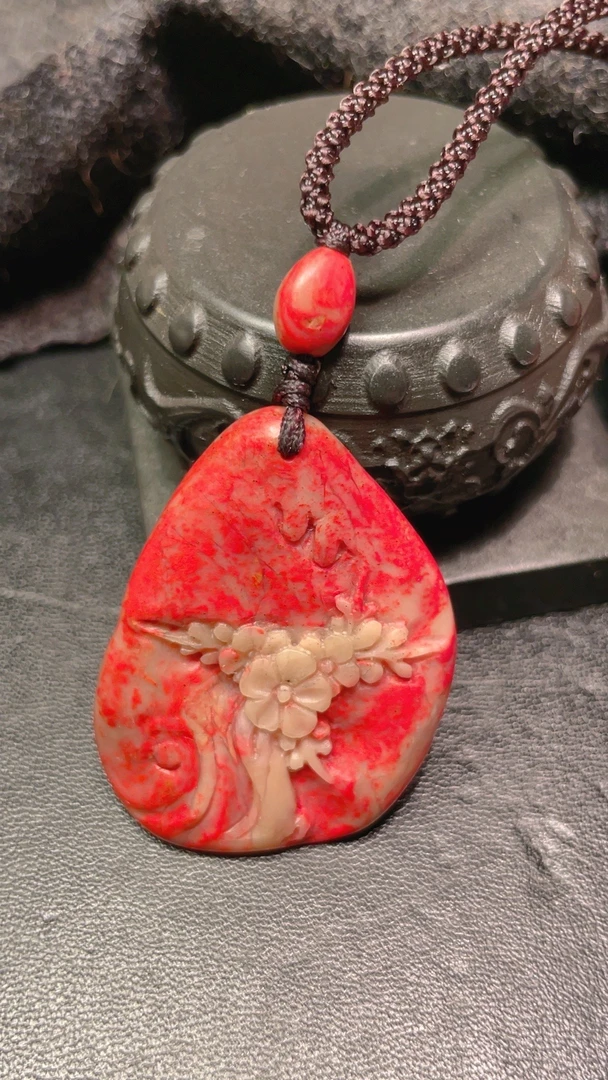 昌化鸡血石玉石挂件