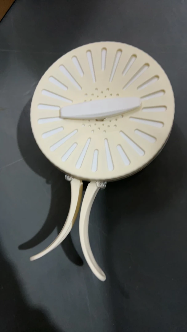 B222白色沥水碗一个