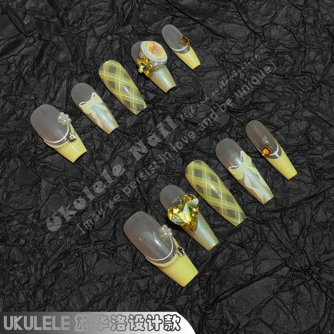 SSR【蜜柚青春】Ukulele施华洛设计款大师手绘清透爆闪穿戴甲手工
