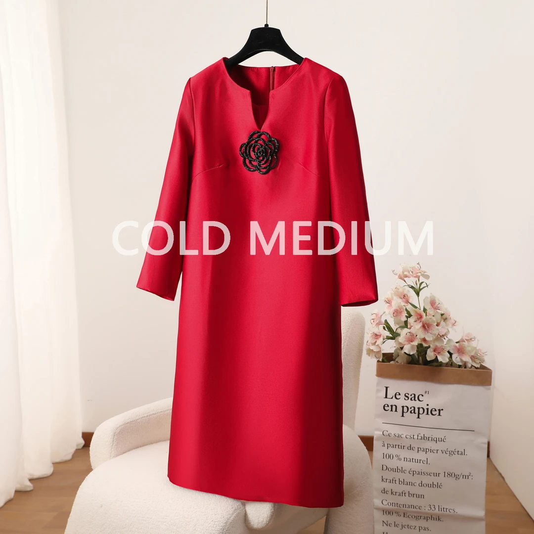 COLD MEDIUM年轻婆婆中国风牡丹花刺绣连衣裙女大码中长裙8812