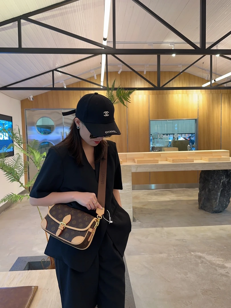 优酷迪斯KU简约休闲小众夏季斜挎小方包百搭时尚牛皮肩包小包包女