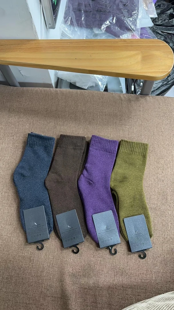 HY    四双一组加厚袜子