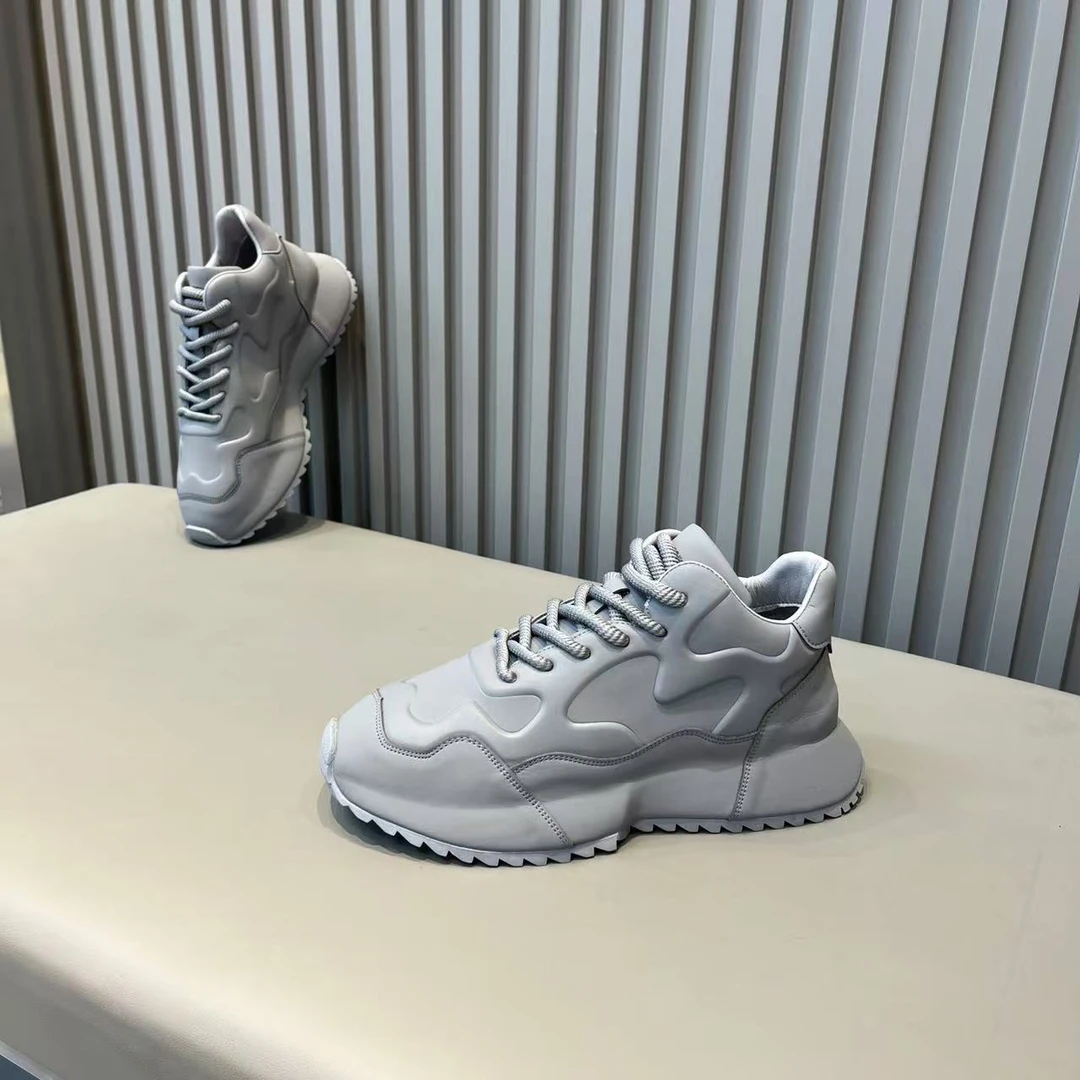 2024秋冬季新款男士纯色简约风中帮厚底潮鞋增高百搭老爹鞋潮鞋