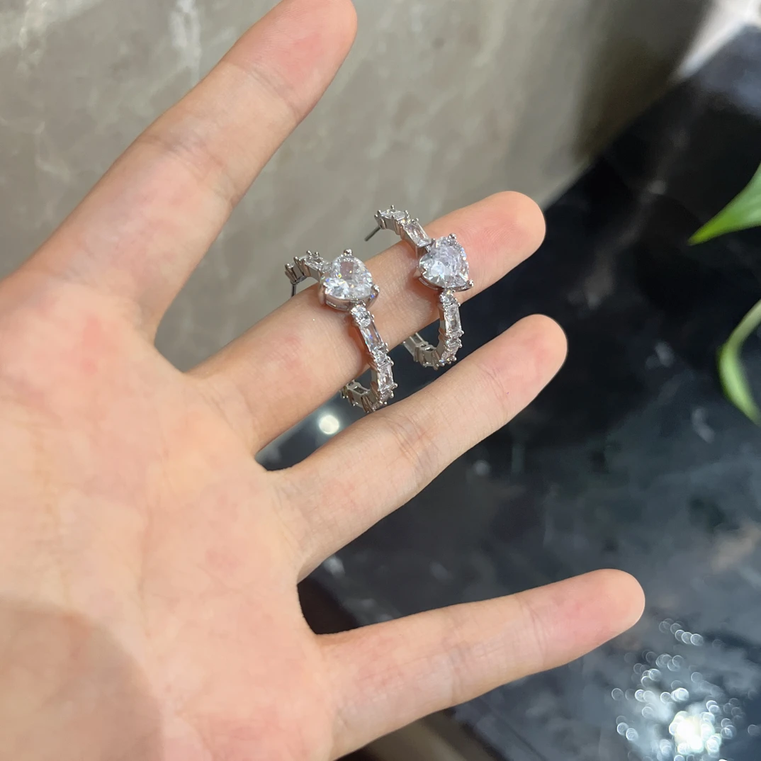 铜合金合成锆石耳饰 饰品镶嵌个性轻奢设计师爱心显脸小耳环