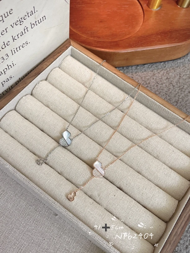 铜合金合成锆石项链 气质轻奢百搭时尚法式经典甜美素款葫芦项链