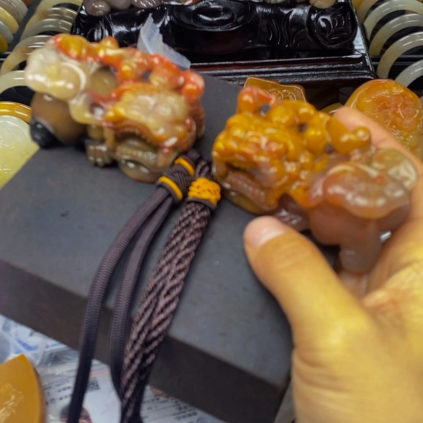 【闪购商品】石英质玉（黄龙玉）颈饰未镶嵌
