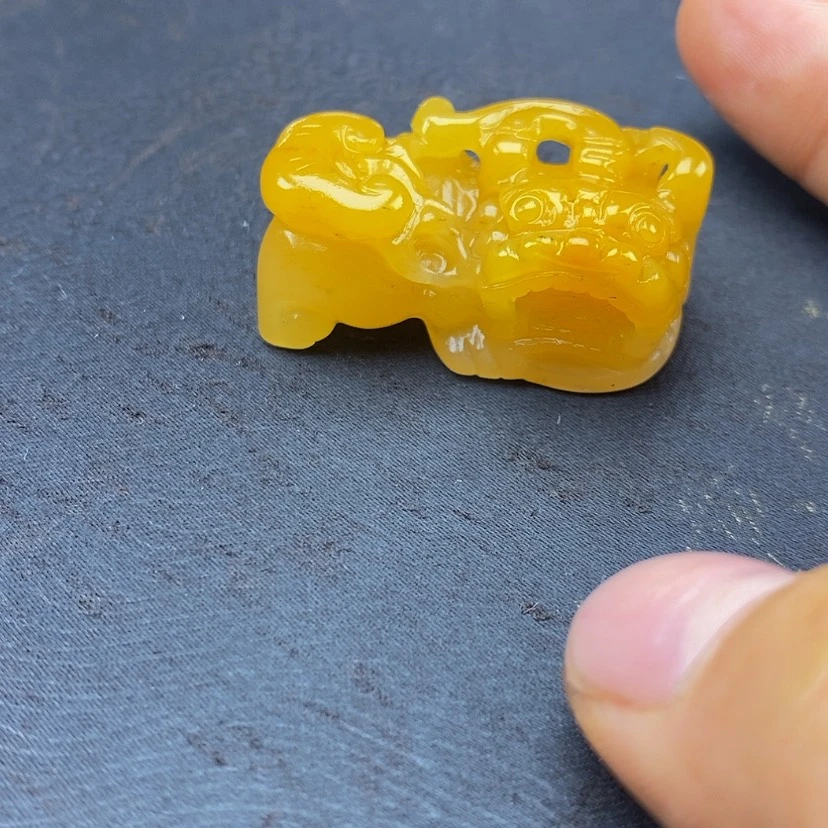 【闪购商品】石英质玉（黄龙玉）颈饰未镶嵌