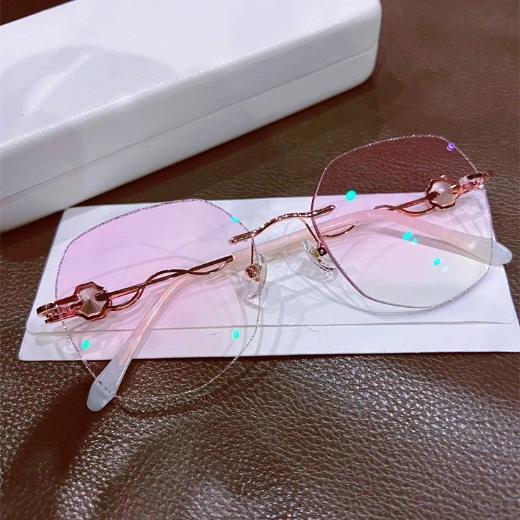 四叶草眼镜女近视可配有度数无边框大脸显脸小韩潮时尚气质变色