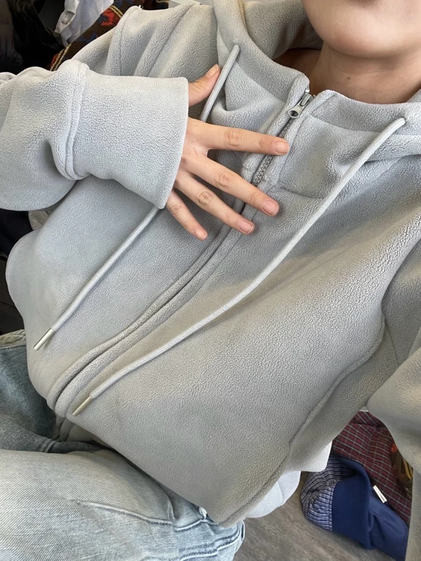 浅灰色秋冬双拉链保暖摇粒绒立领连帽ins卫衣女短款冬季外套