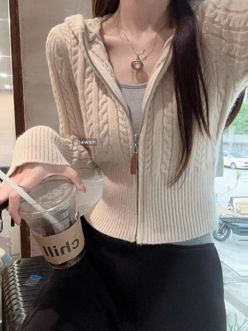 老钱风拉链麻花连帽短款毛衣外套秋冬复古软糯修身毛衣开衫外套女