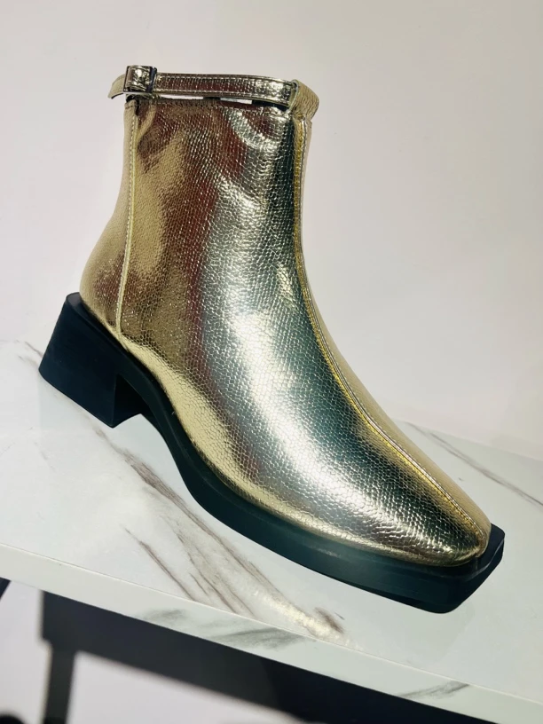 秋冬百搭休闲时尚靴短靴方头女靴粗跟真皮