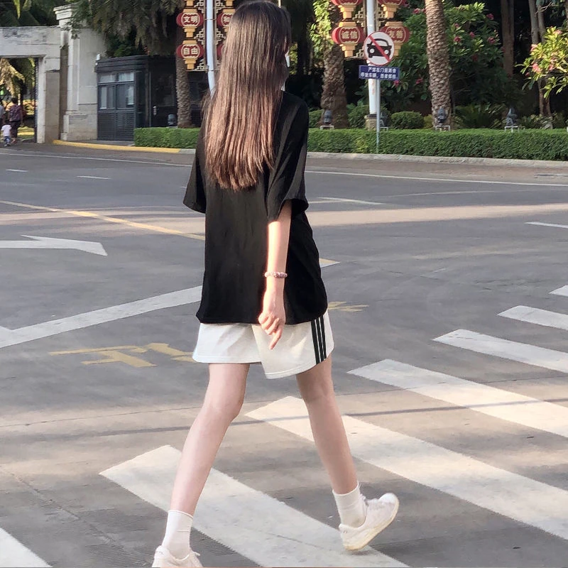 三条杠宽松运动短裤女外穿夏季2025新款胖mm大码休闲a字5五分中裤