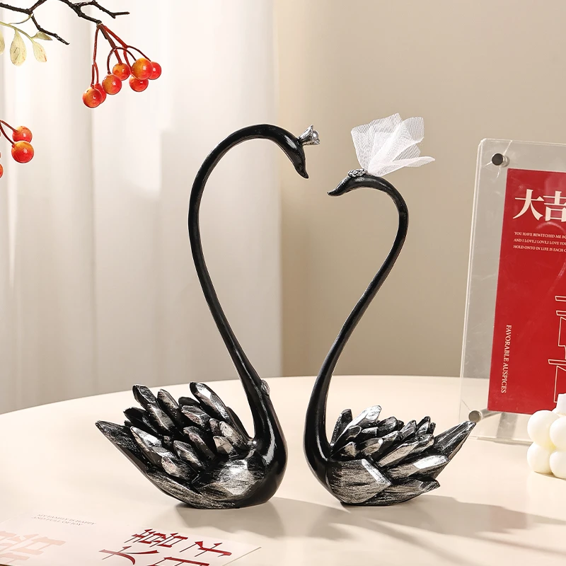 设计师艺术天鹅摆件轻奢高档家居酒柜现代装饰品创意新婚乔迁礼物