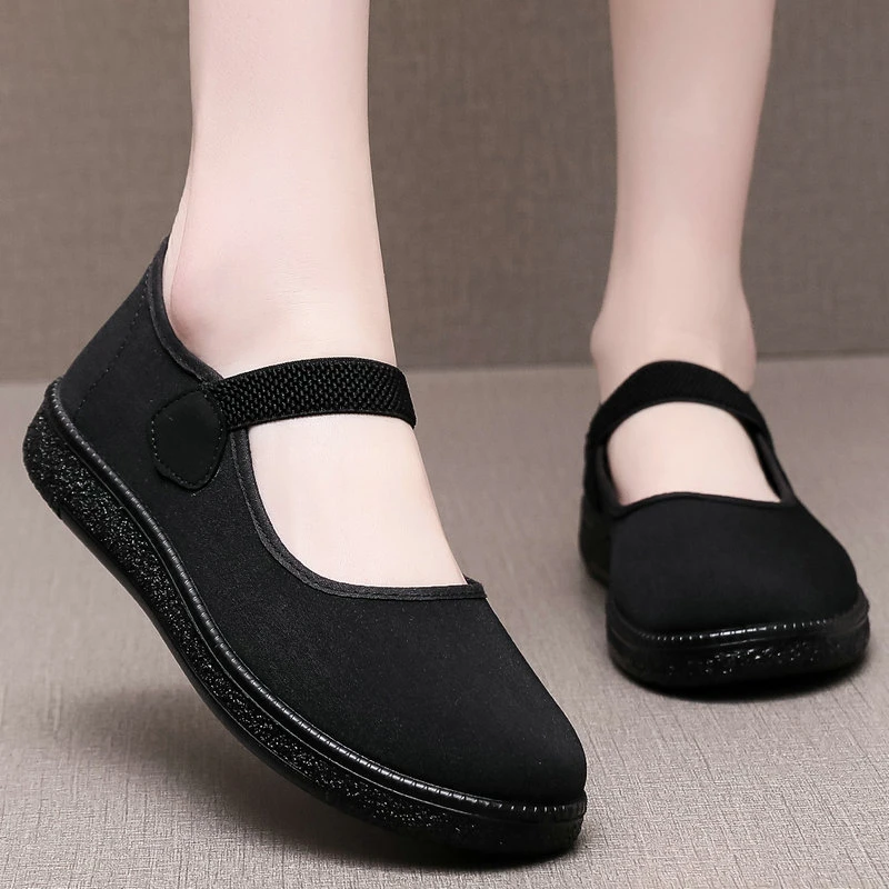 老北京布鞋女单鞋防滑软底平底黑色工作鞋宽松胖脚透气酒店上班鞋