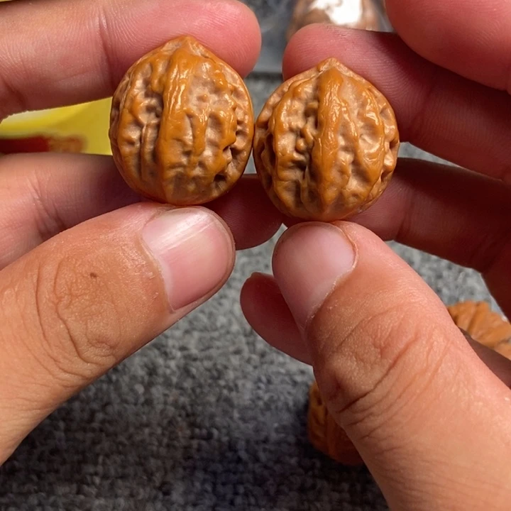 文玩核桃把件至尚孤品小小核桃