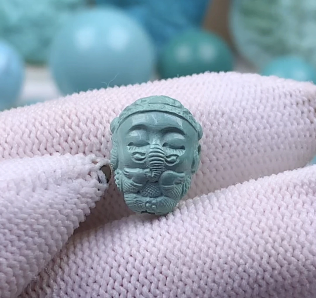 原矿绿松石精品象神三通10.8毫米1.64克