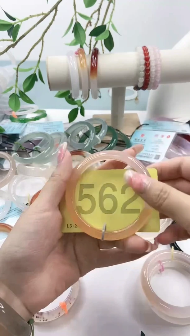 【闪购商品】玛瑙/玉髓手镯未镶嵌6061