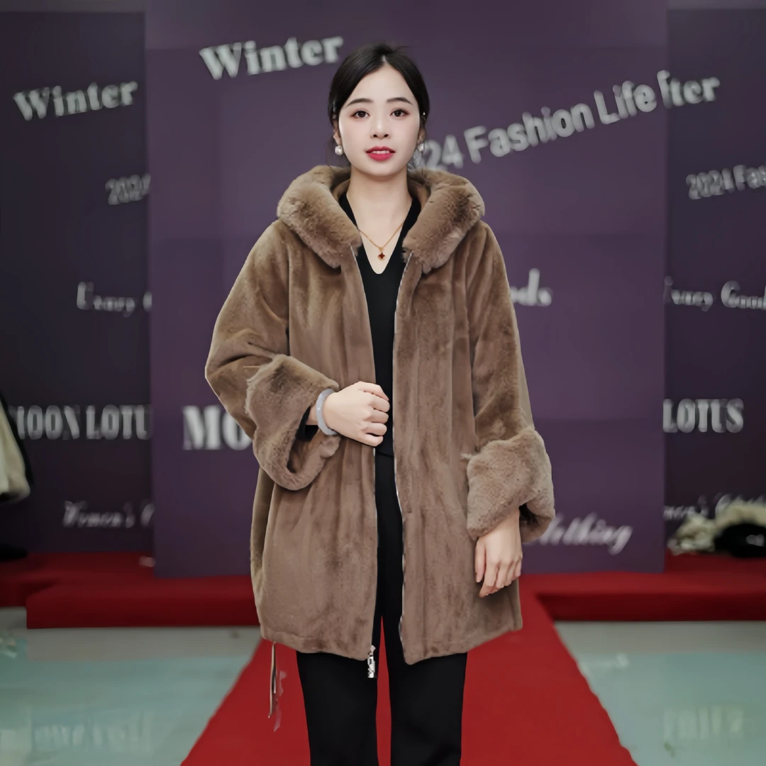 2024冬季海宁高端时尚气质女士设计师轻奢保暖中长款外套  1095
