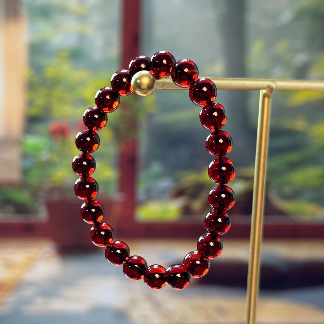 洋羊珠宝-缅甸血珀9+圆珠手串气质时尚红色素款单圈百搭简约精美