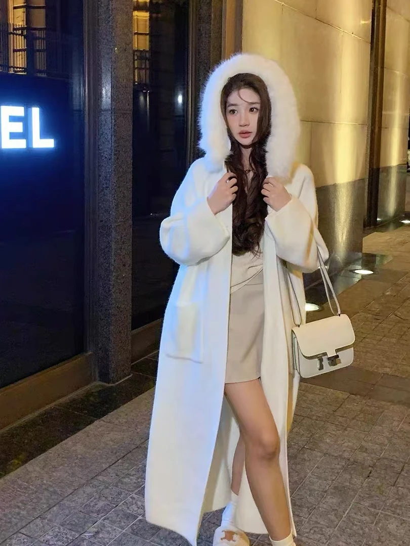 新款纯色白色红色戴帽一体毛衣时尚休闲百搭宽松加厚秋保暖针织