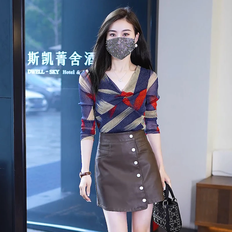 拼色V领网纱打底衫女夏季新款时洋气T恤小衫中袖气质内搭上衣潮
