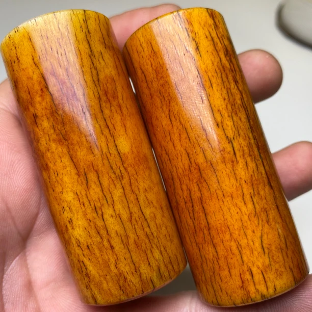西藏雪山老牦牛骨手玩一个