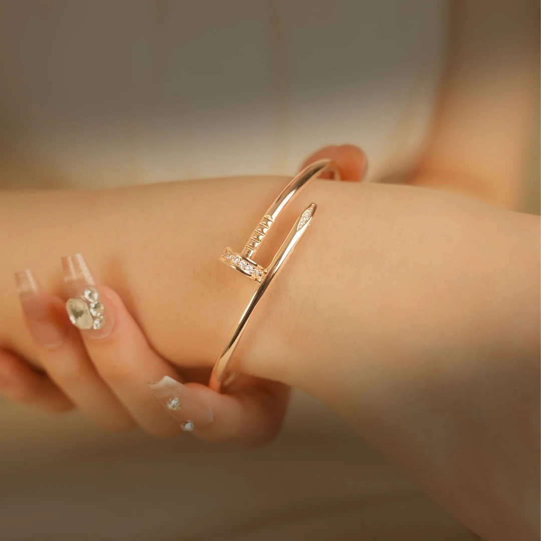 铜合金手镯 8872钉子气质轻奢时尚百搭小众简约个性经典精致手镯