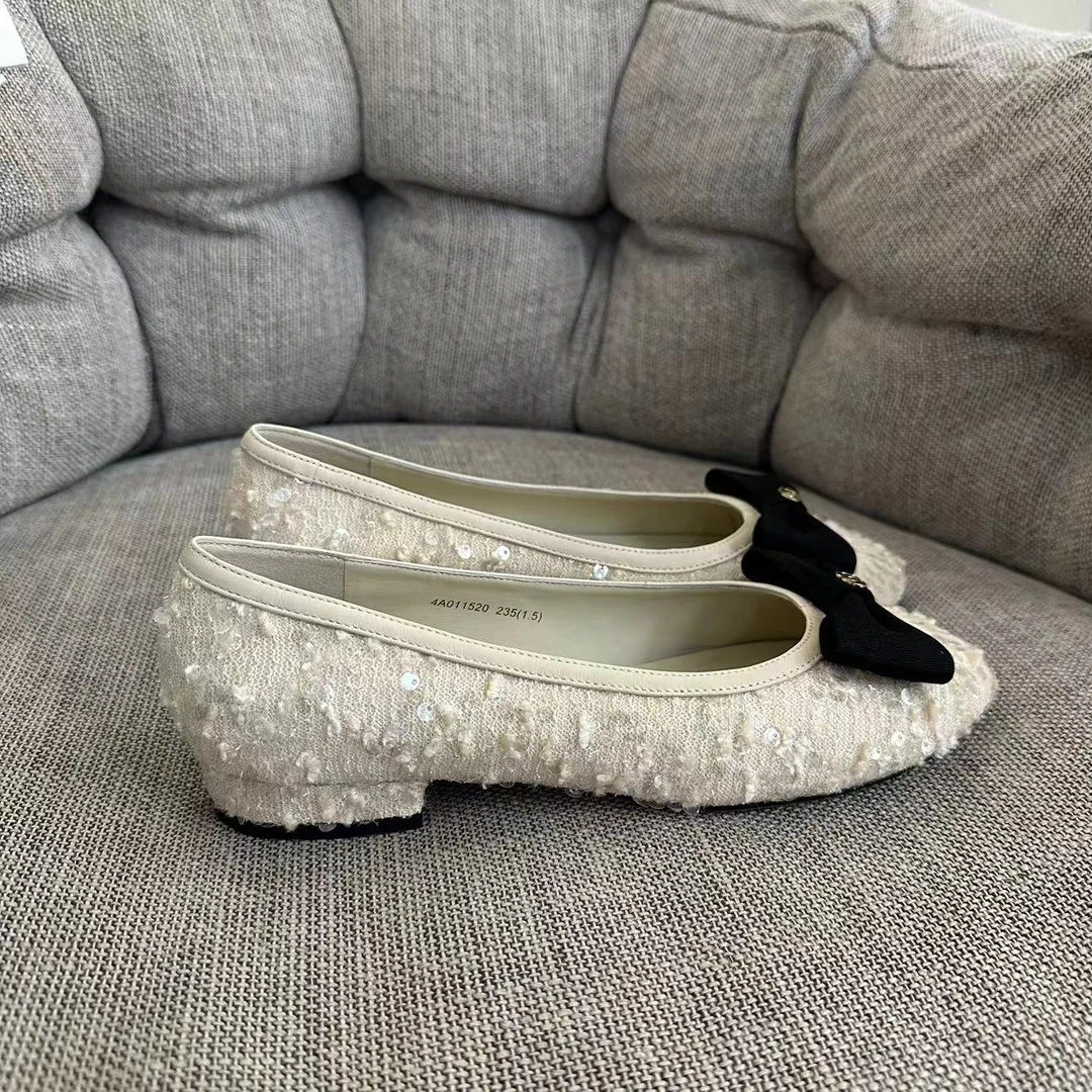 1520  气质舒适小香风尖头平底鞋。