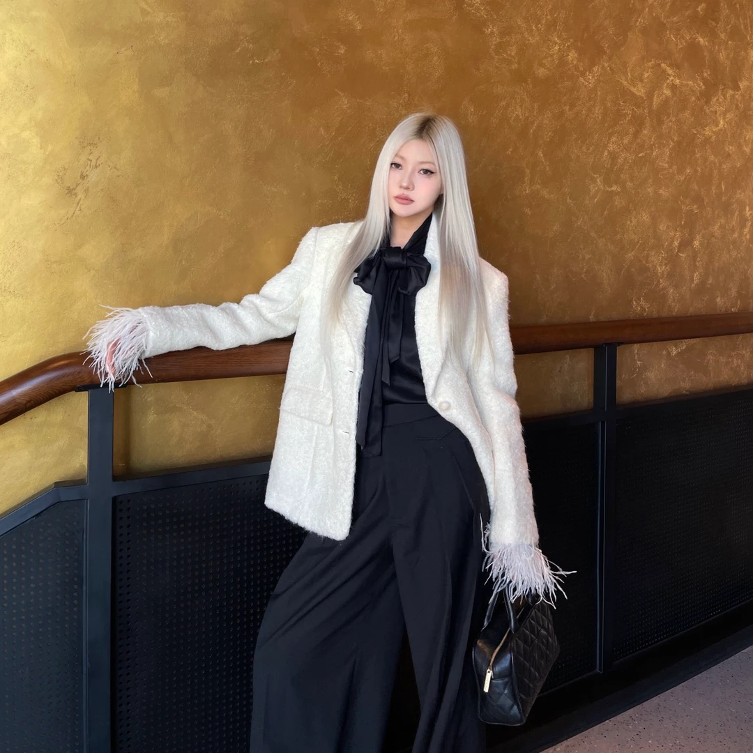 冬日恋歌，氛围感的神！VERA SERIASE 羽毛流苏设计外套 1H4A1WT558