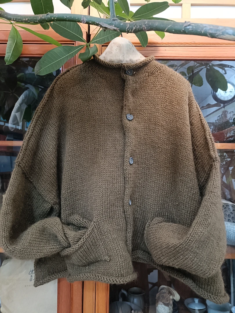 手工编织羊毛开衫（衣长60 厘米胸围140厘米）