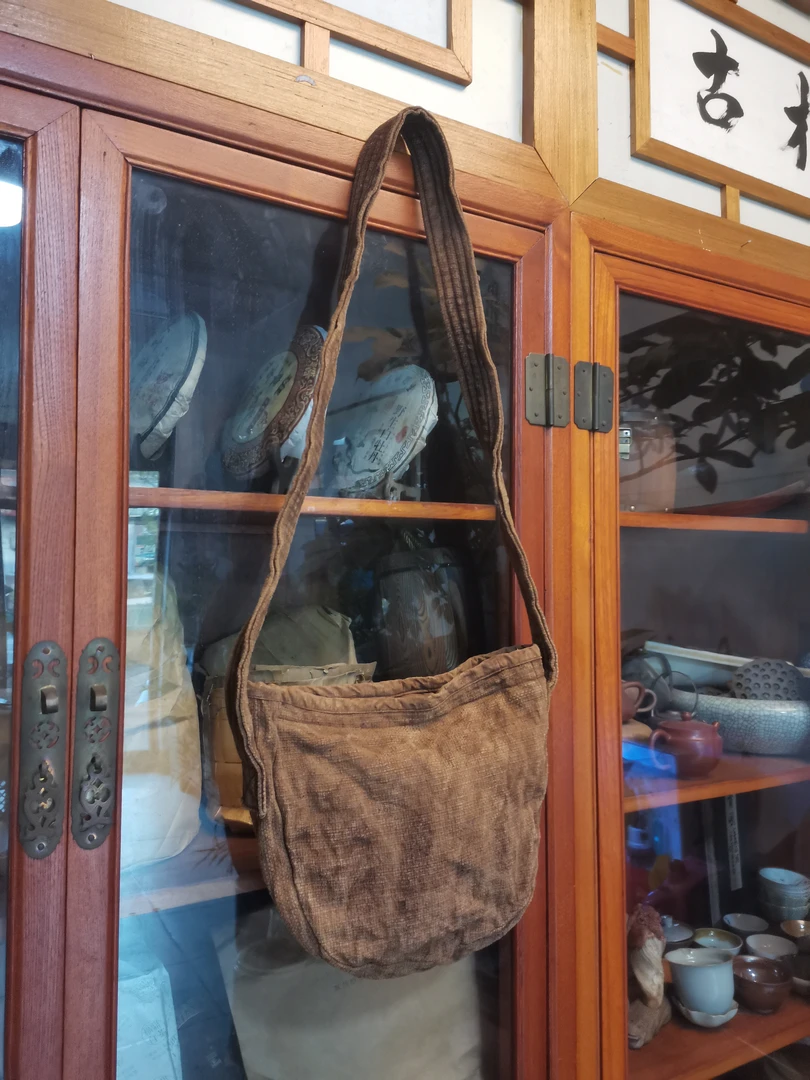 手工缝制植物染色老麻布包包（好28厘米，宽30厘米）