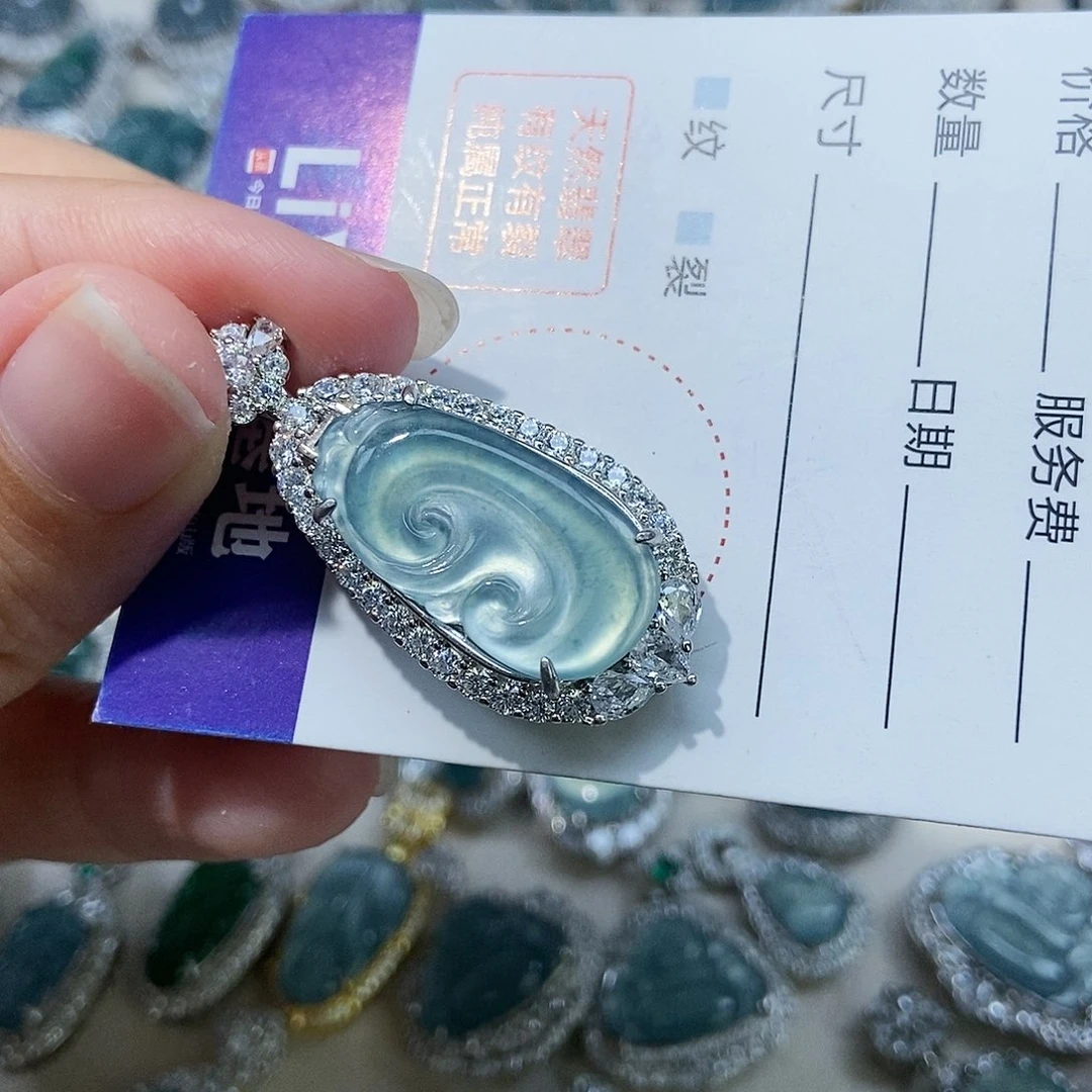 翡翠颈饰未镶嵌翡翠