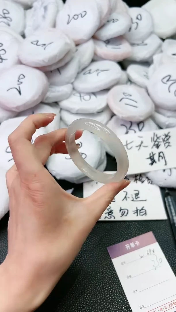 【闪购商品】石英质玉手镯未镶嵌W694