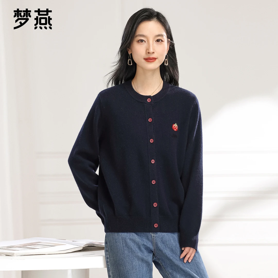 梦燕女冬季新款精致开衫圆领针织上衣气质撞色纽扣毛衣CC03B4010