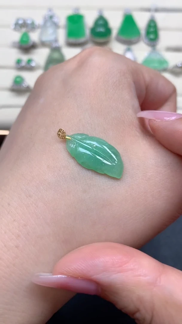 【闪购商品】翡翠颈饰18K金镶嵌翡翠