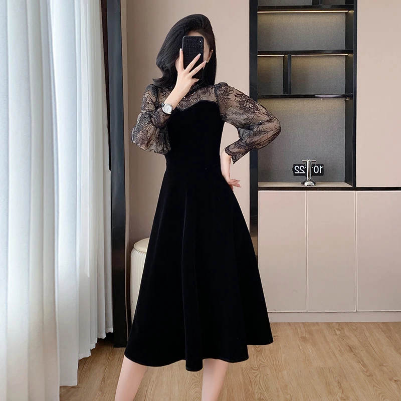 丝绒连衣裙秋季女装2025新款礼服高端气质显瘦赫本风小黑裙长裙