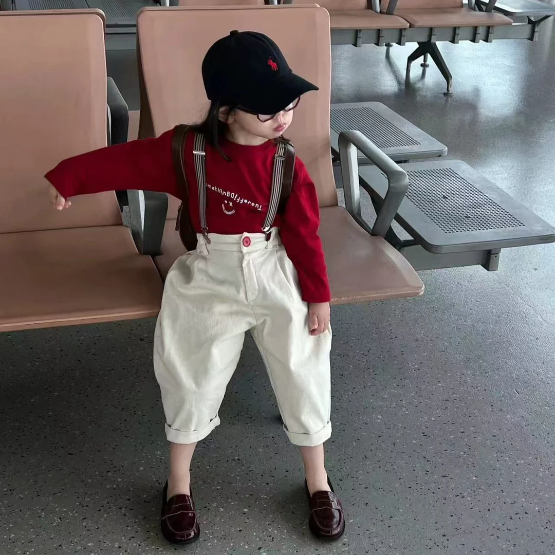 《甜小七》2024秋季新款韩版女童红色字母T恤搭可拆卸背带裤套装