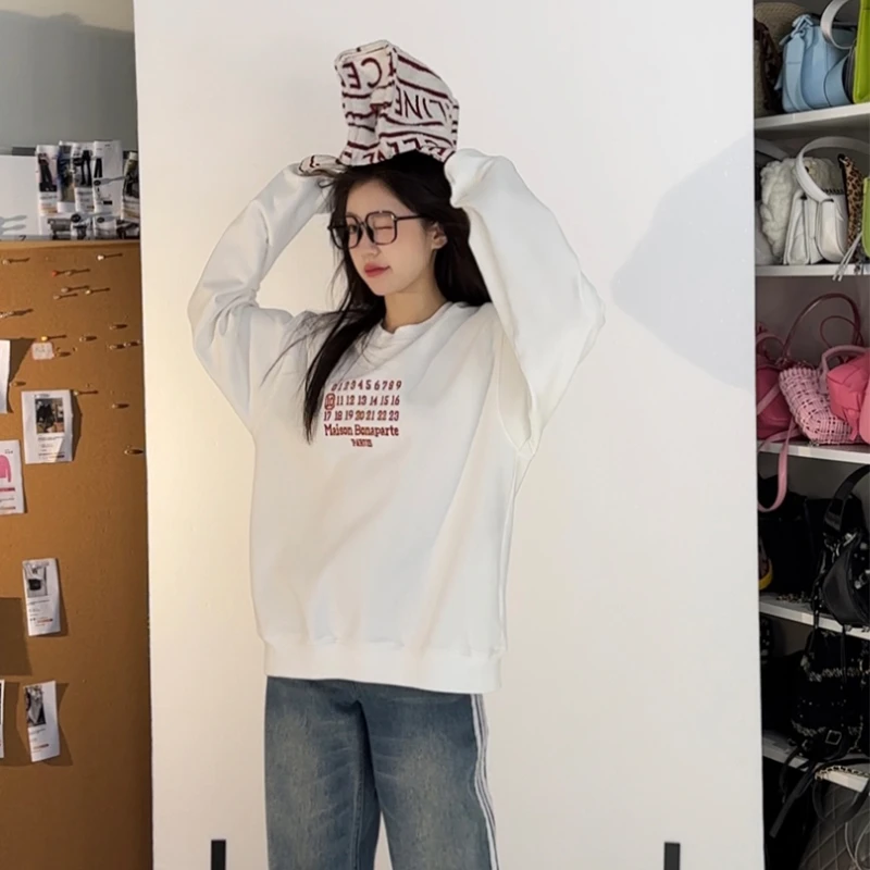 【粉丝专享】纽约派对 刺绣圆领卫衣长袖薄绒宽松时尚小众设计秋