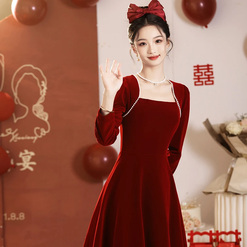 敬酒服2023新款新娘酒红色平时可穿订婚礼服夏季裙子小个子连衣裙