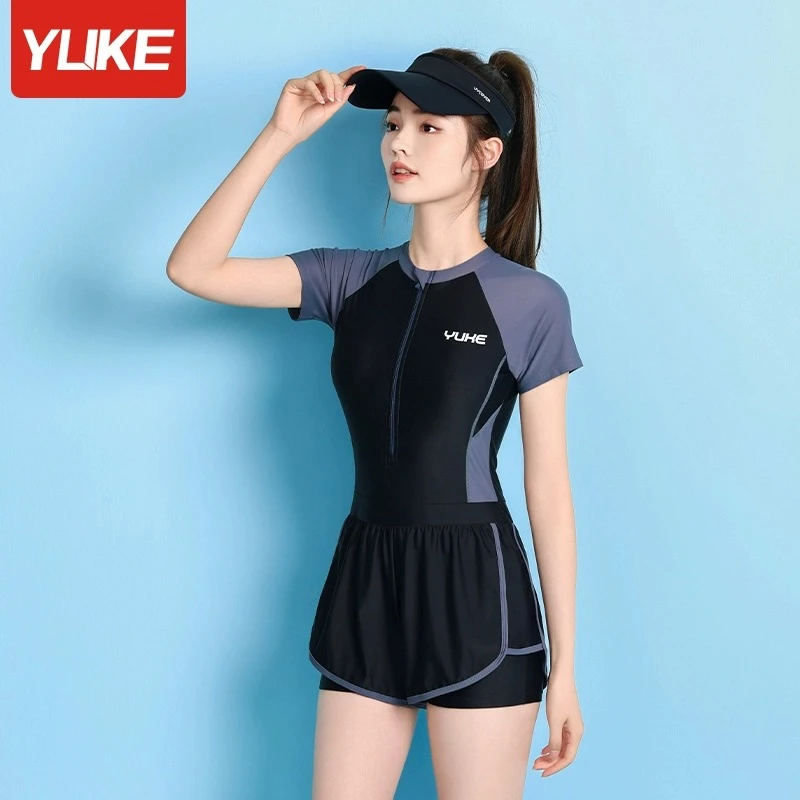 泳衣女款保守遮肚显瘦连体泳衣女2024新款专业运动大码泡温泉泳装