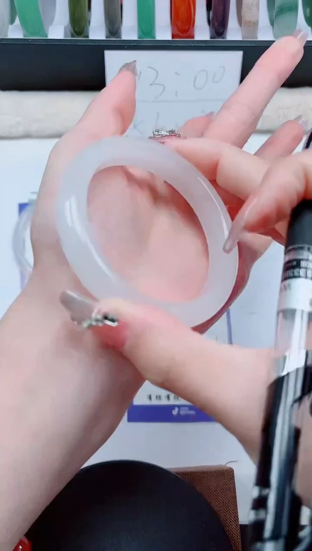 【闪购商品】石英质玉手镯未镶嵌T40