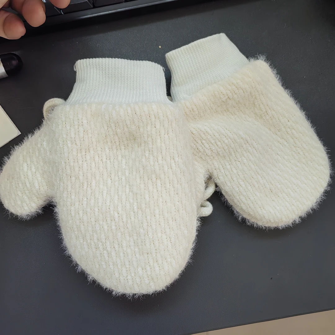 1到4岁加厚保暖挂绳手套