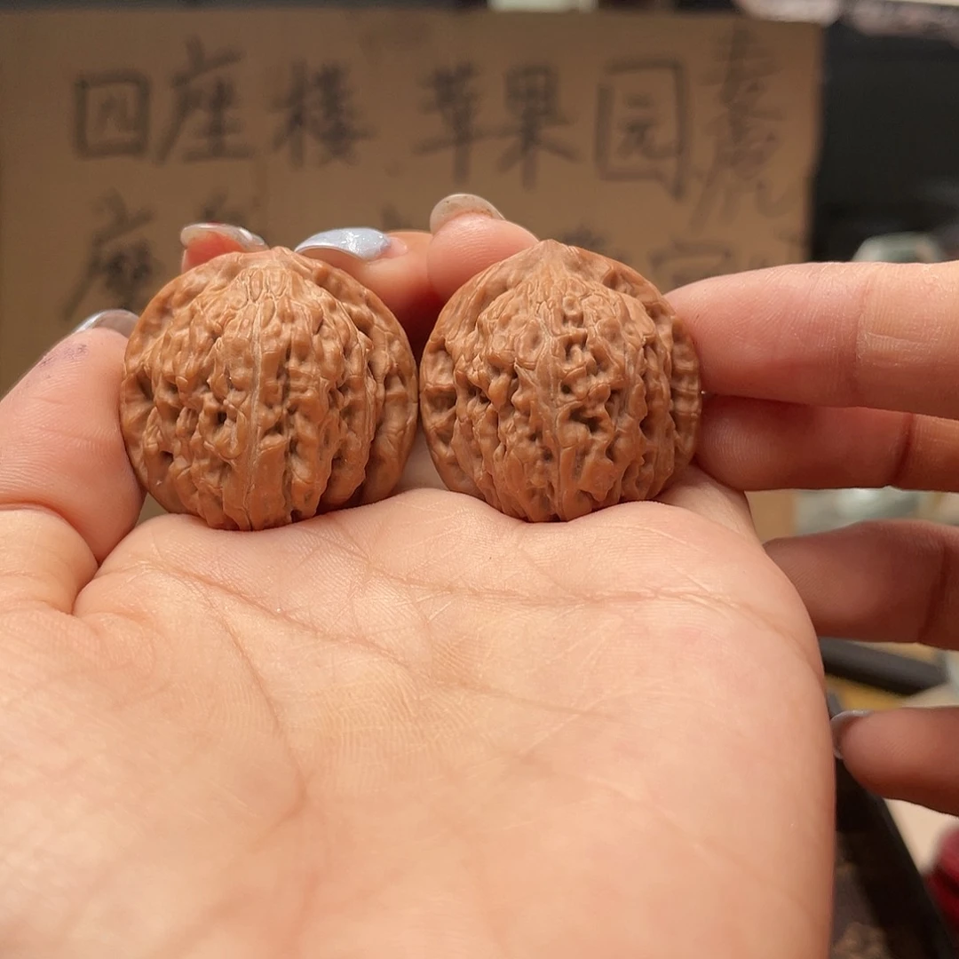 文玩核桃把件南*石精品