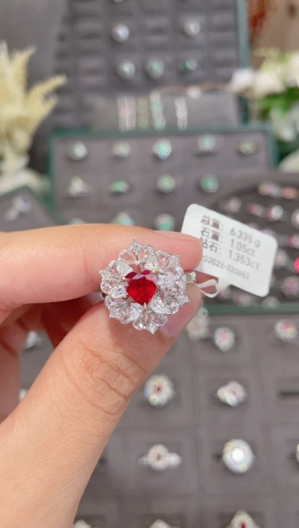 【闪购商品】红宝石戒指18K金镶嵌1.05ctGRS无烧鸽血红