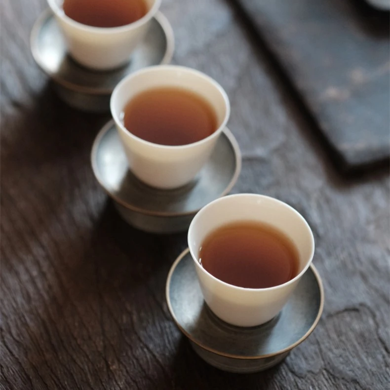 景德镇中式复古米黄聚香薄胎岩茶品茗茶杯小瓷杯