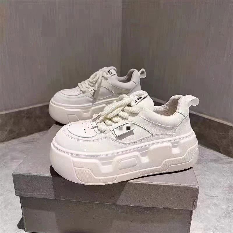 休闲舒适小白鞋增高小个子显瘦百搭板鞋女9088